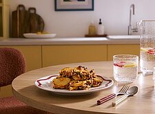 Image of Cremiges Kartoffel Tofu Gratin mit Cashewsoße