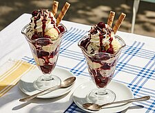 Image of Amarena Kirsch Becher
