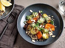 Image of Quinoa Bowl mit buntem Ofengemüse