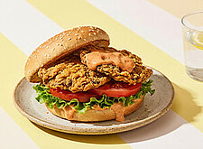 Image of Knuspriger Austernpilz Burger mit würziger Chili Mayo