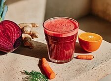 Image of Rote Bete Saft mit Apfel und Ingwer