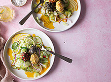 Image of Gurkensalat mit Falafel