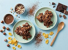 Image of Cornflakes-Kekse mit Schokolade und Haselnuss