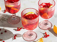 Image of Johannisbeer-Sommer-Cocktail