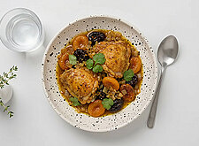 Image of Tajine mit Aprikosen und Pflaumen