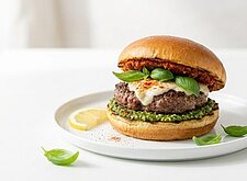 Image of Tricolor Pesto Burger mit zweierlei Pesto