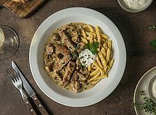 Image of Pilz-Schweinefilet-Ragout mit Spätzle