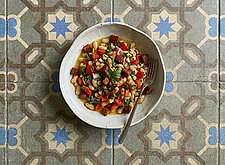 Image of Würzig-Scharfer Bohnensalat mit Sucuk