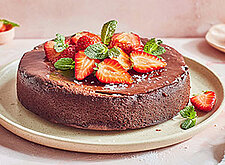 Image of Schokokuchen mit Erdbeeren