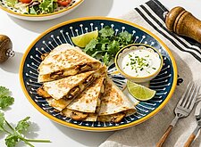 Image of Champignon Käse Quesadillas mit Sauerrahm
