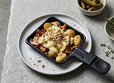 Image of Pilz Raclette mit Thymian und Nuss Crunch