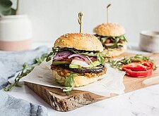 Image of Portobello Burger mit Mozzarella und Pesto