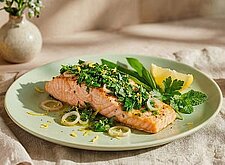 Image of Gebackener Lachs mit grüner Bärlauch Salsa