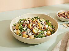 Image of Kartoffelsalat mit Feta und Miso Nuss Crunch