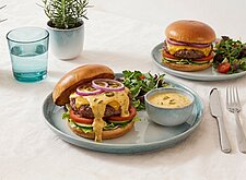 Image of Wagyu Burger mit Chili-Cheese-Sauce