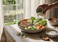 Image of Crunch Salat mit Huhn und Kräuterdressing