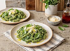 Image of Grüne Pasta mit Spinat und Parmesan