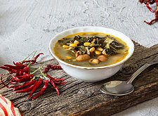 Image of Grünkohl-Suppe mit Mais und Kidneybohnen