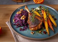 Image of Gänsekeulen mit Garam Masala und Maracuja Rotkohl