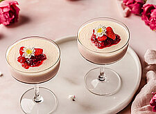 Image of Vanillequark mit Erdbeer-Rhabarber-Kompott