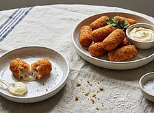 Image of Spanische Schinkenkroketten mit Aioli