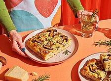 Image of Steinpilz Focaccia mit Rosmarin und Parmesan