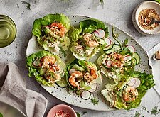 Image of Salatschiffchen mit Joghurtsoße