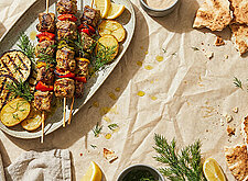 Image of Sish Kebab mit Röstkartoffeln und Aubergine