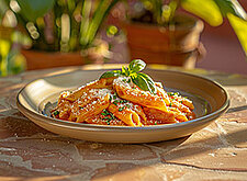 Image of Penne mit Tomaten-Paprika Sauce
