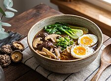 Image of Ramen mit Pilz-Dashi und Ei