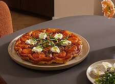 Image of Tarte Tatin von orangen Tomaten