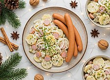 Image of Kartoffelsalat mit Würstchen