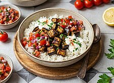 Image of Auberginen Kebab Bowl mit Tomaten Salsa