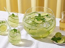 Image of Alkoholfreie Holunder-Limetten-Bowle