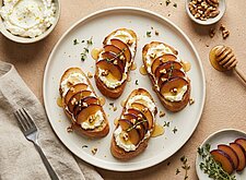 Image of Zwetschgen Crostini mit Ricotta und Honig
