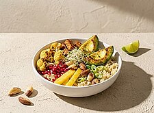 Image of Fruchtige Quinoa Bowl mit baked Avocado