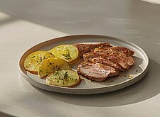 Image of Entenbrust mit Orangenscheiben und Kartoffeln