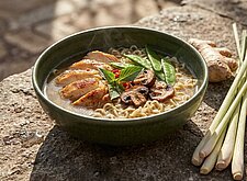 Image of Ramen mit Huhn und Zitronengras