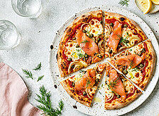Image of Pizza mit Lachs