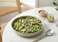 Image of Grüner Sommersalat mit Kiwi