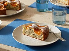 Image of Aprikosenkuchen mit Mohn
