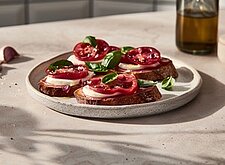 Image of Bruschetta mit Tomaten und Mozzarella
