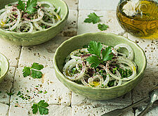 Image of Zwiebelsalat mit Sumach