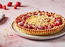 Image of Mandeltarte mit Erdbeeren