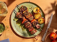 Image of Sish Kebab mit Röstkartoffeln und Aubergine
