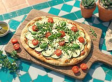 Image of Fladenbrot-Pizza mit Zucchini
