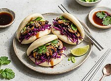 Image of Winter Bao mit Pilzen und Rotkraut
