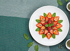 Image of Erdbeersalat mit grünem Pfeffer