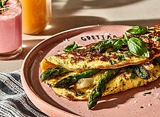 Image of Basilikum-Omeletts mit Spargel