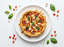 Image of Paprika Salami Quiche mit Feta & Chili Honig